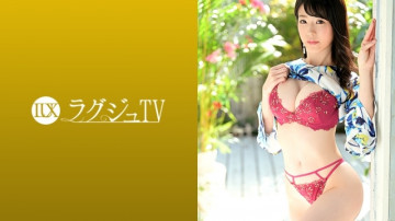 259LUXU-1358 ラグジュTV 1354 結婚3年目…セックスレスに悩むスレンダー奥様が登場！  ～夫とは比べものにならない反り返った巨根を喉元まで咥え込まれ、イヤらしい唾液を垂らしながらも恍惚の表情を浮かべ貪欲に味わい尽くす！  ～清楚な奥様が徐々にM心を解放して淫乱女に変貌！