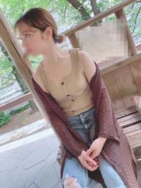 FC2-PPV-1422415 fc2-ppv 1422415 【無修正】超美人なハーフモデル娘と野外散歩からの中出し＆乳首舐め手コキで連続射精（44分）