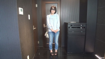 FC2-PPV-912618 fc2-ppv 912618 [Half price 500 yen] Nio standing fellatio style 〇 Creampie with pink sports bra and pants Active self-defense official married woman "My husband's standing cock is delicious" [Personal shooting] With ZIP