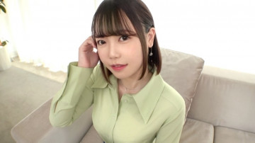 SIRO-4886 [第一枪] [剃光阴户美乳] [喷女孩] 一个因为对性朋友不满意而申请AV的淫荡女孩。  - 马鞍是持续的高潮！  - 插入手指就会喷射弹幕！  - 网上AV应用→AV体验拍摄1825